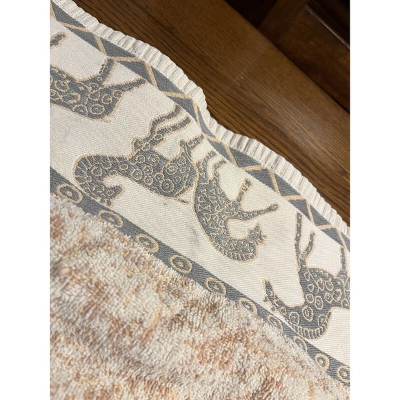 Vintage Creative Bath Tribal Giraffe Design Bath Towel Embroidered EUC - Picture 9 of 16